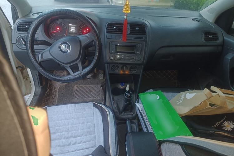 Used Volkswagen Polo 2014 1.4L Manual Fashion Edition Interior 2
