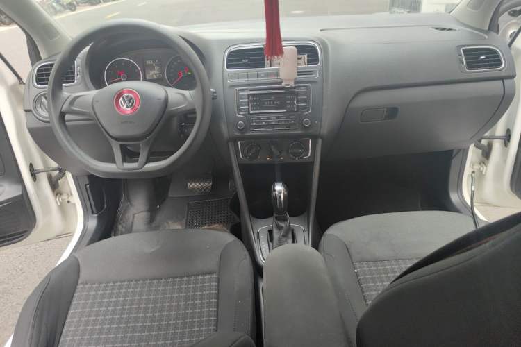 Used Volkswagen Polo 2014 1.6L Automatic Comfort Edition Interior 2