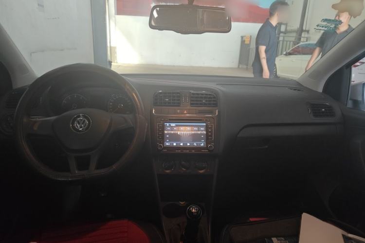 Used Volkswagen Polo 2014 1.4L Manual Fashion Edition Interior 2