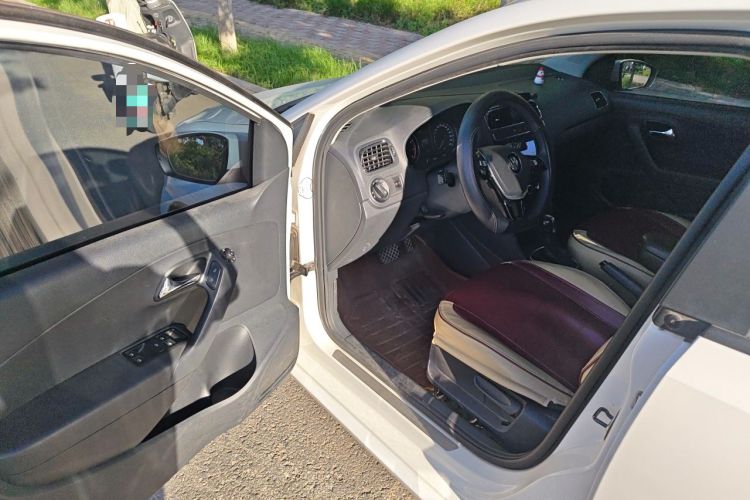 Used Volkswagen Polo 2014 1.4L Automatic Comfort Edition Interior 3