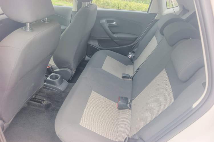 Used Volkswagen Polo 2014 1.4L Manual Fashion Edition Interior 3