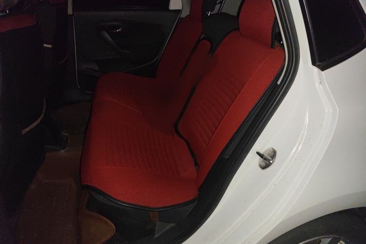 Used Volkswagen Polo 2014 1.6L Automatic Comfort Edition Interior 4