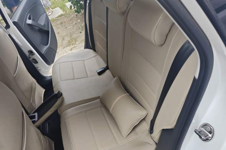 Used Volkswagen Polo 2014 1.4L Manual Comfort Edition Interior 4