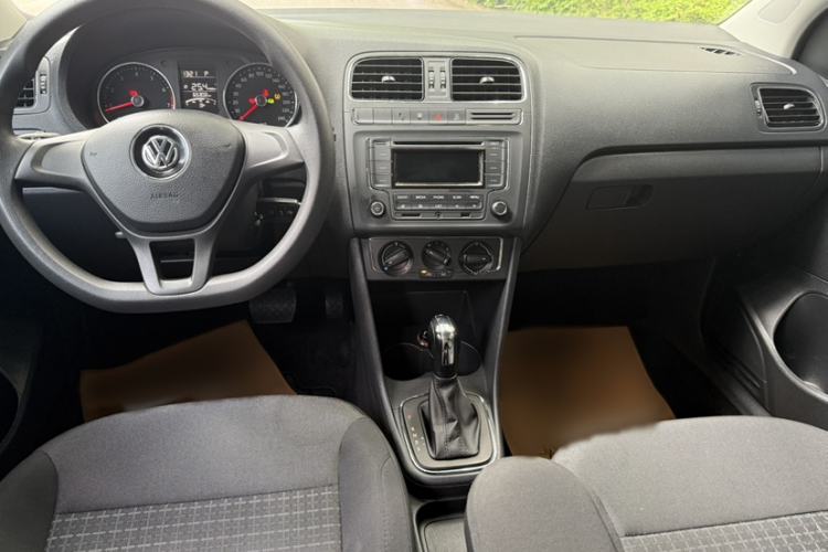 Used Volkswagen Polo 2014 1.6L Automatic Comfort Edition Interior 4