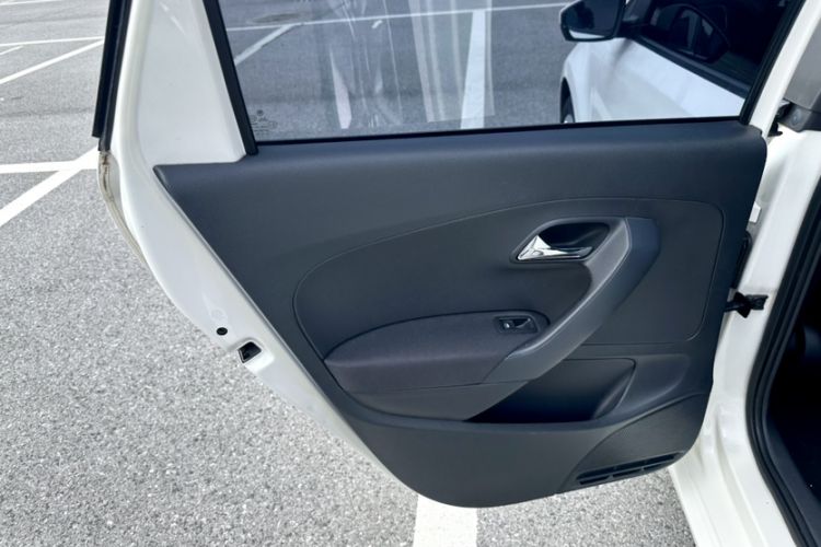Used Volkswagen Polo 2014 1.4L Automatic Comfort Edition Interior 6