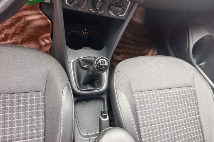 Used Volkswagen Polo 2014 1.4L Manual Comfort Edition Interior 7
