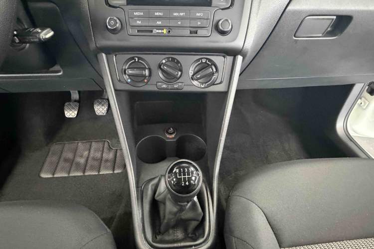 Used Volkswagen Polo 2014 1.4L Manual Fashion Edition Interior 8