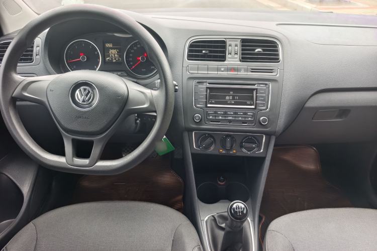 Used Volkswagen Polo 2014 1.4L Manual Comfort Edition Interior 9