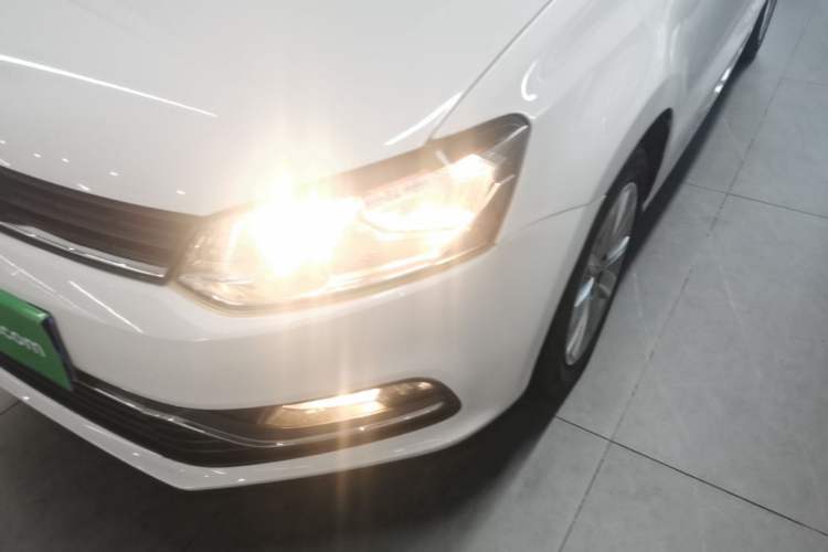Used Volkswagen Polo 2014 1.6L Automatic Comfort Edition Left Front Headlight