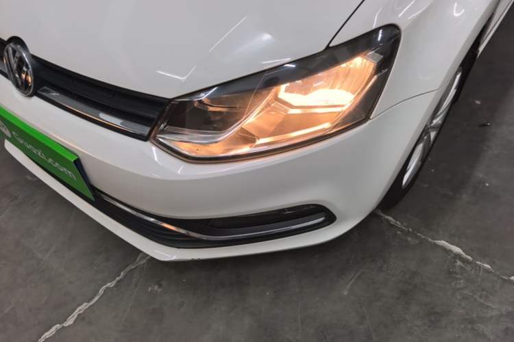 Used Volkswagen Polo 2014 1.6L Automatic Comfort Edition Left Front Headlight