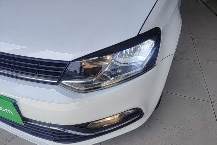 Used Volkswagen Polo 2014 1.6L Manual Comfort Edition Left Front Headlight