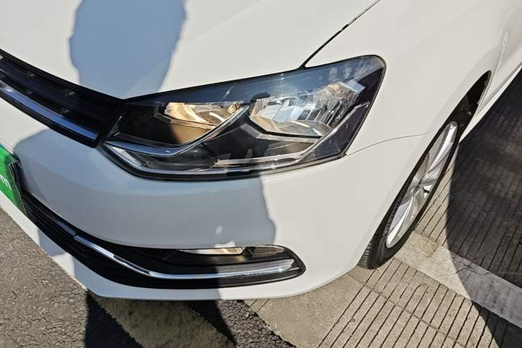 Used Volkswagen Polo 2014 1.6L Automatic Comfort Edition Left Front Headlight
