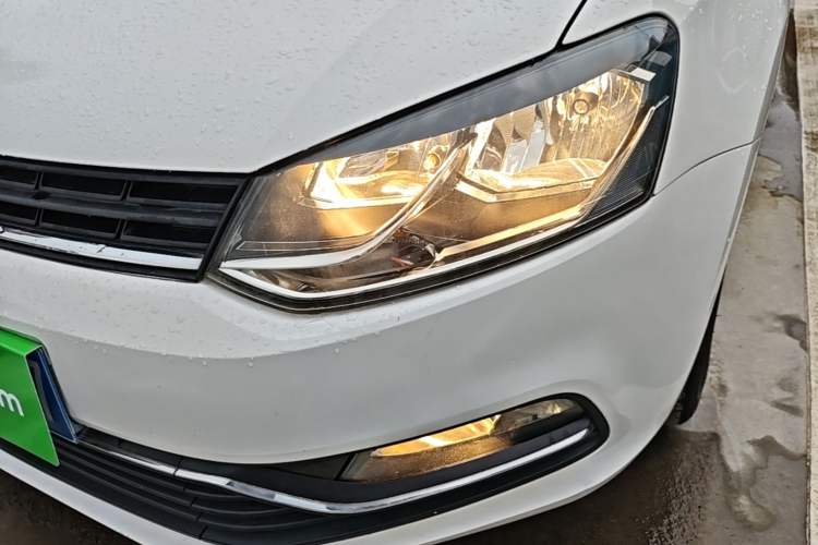 Used Volkswagen Polo 2014 1.6L Automatic Comfort Edition Left Front Headlight