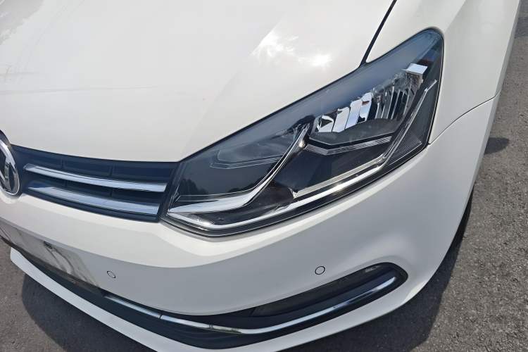 Used Volkswagen Polo 2014 1.6L Automatic Luxury Edition Left Front Headlight
