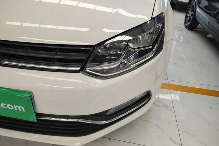 Used Volkswagen Polo 2014 1.4L Automatic Comfort Edition Left Front Headlight