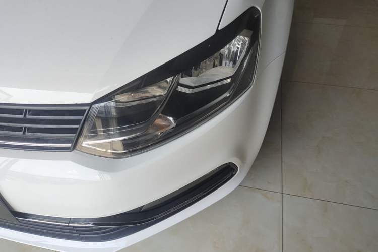 Used Volkswagen Polo 2014 1.6L Automatic Comfort Edition Left Front Headlight