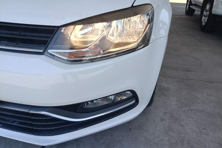 Used Volkswagen Polo 2014 1.6L Manual Comfort Edition Left Front Headlight