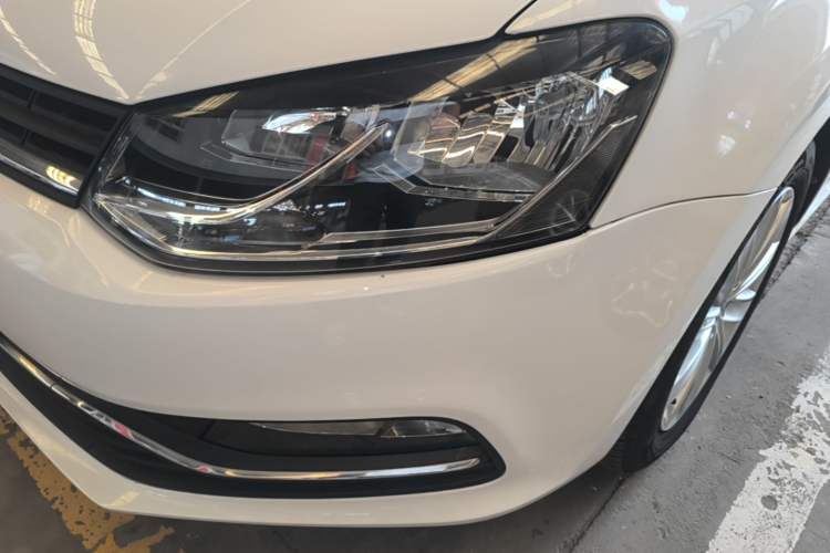 Used Volkswagen Polo 2014 1.6L Automatic Comfort Edition Left Front Headlight