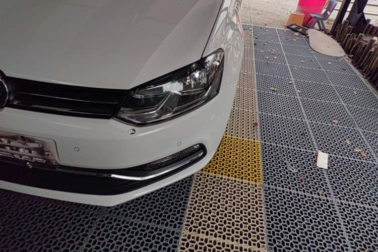 Used Volkswagen Polo 2014 1.6L Automatic Luxury Edition Left Front Headlight