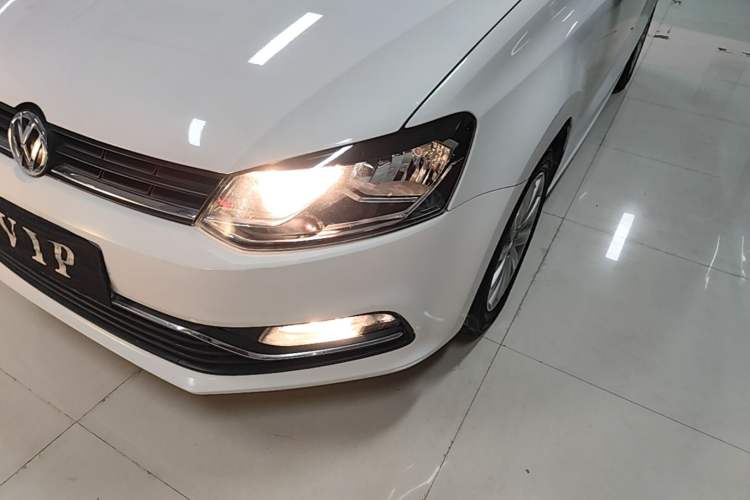Used Volkswagen Polo 2014 1.4L Manual Comfort Edition Left Front Headlight