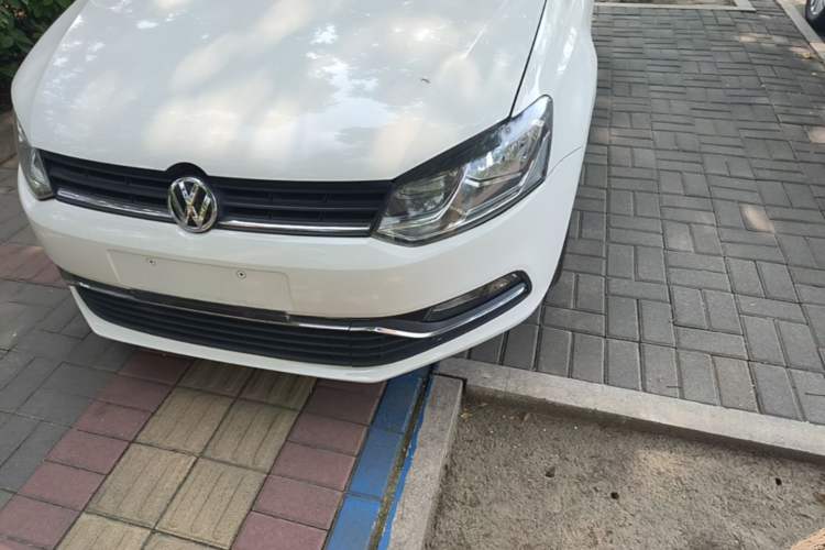 Used Volkswagen Polo 2014 1.4L Automatic Comfort Edition Left Front Headlight