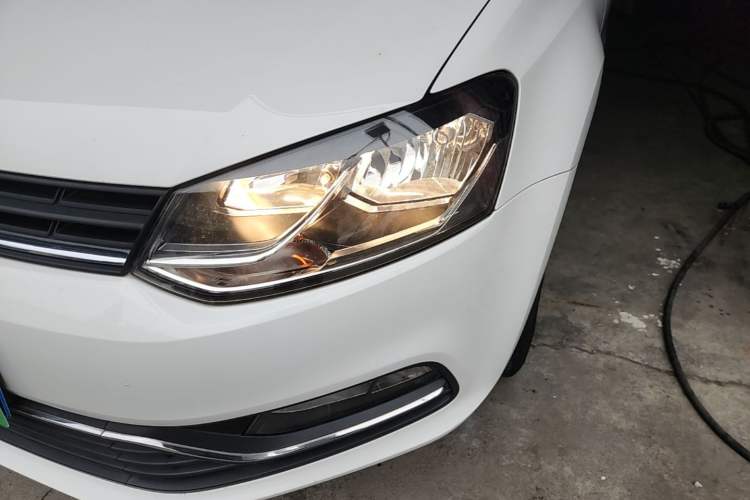 Used Volkswagen Polo 2014 1.4L Manual Comfort Edition Left Front Headlight