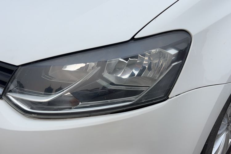 Used Volkswagen Polo 2014 1.6L Automatic Comfort Edition Left Front Headlight