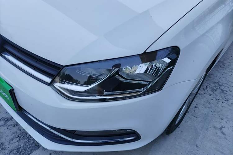 Used Volkswagen Polo 2014 1.4L Automatic Comfort Edition Left Front Headlight