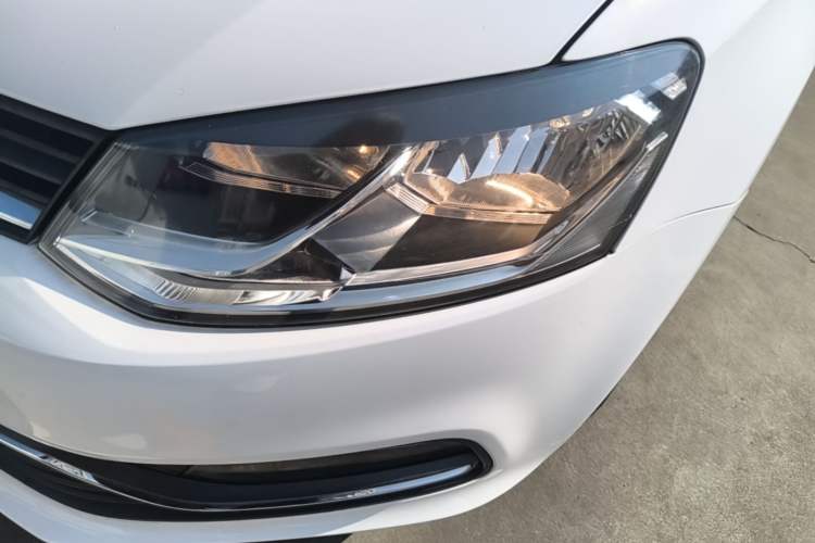 Used Volkswagen Polo 2014 1.4L Automatic Comfort Edition Left Front Headlight