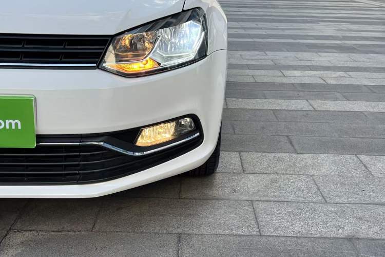 Used Volkswagen Polo 2014 1.4L Automatic Comfort Edition Left Front Headlight