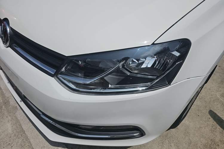 Used Volkswagen Polo 2014 1.4L Automatic Comfort Edition Left Front Headlight