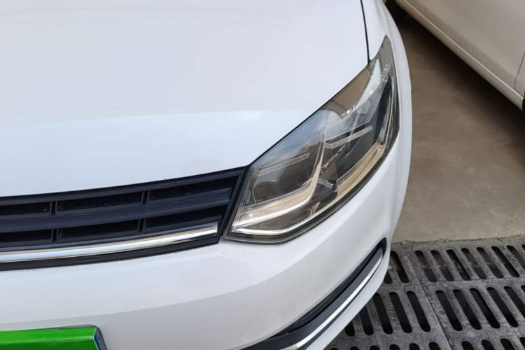 Used Volkswagen Polo 2014 1.4L Automatic Comfort Edition Left Front Headlight
