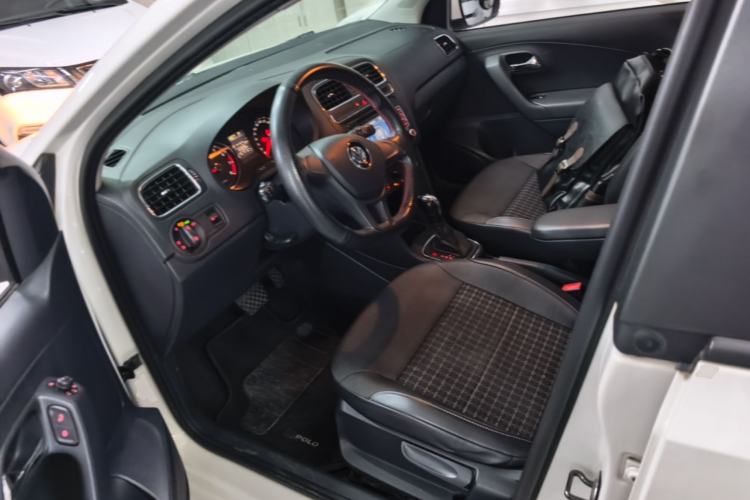 Used Volkswagen Polo 2014 1.6L Automatic Comfort Edition Left Front Seat