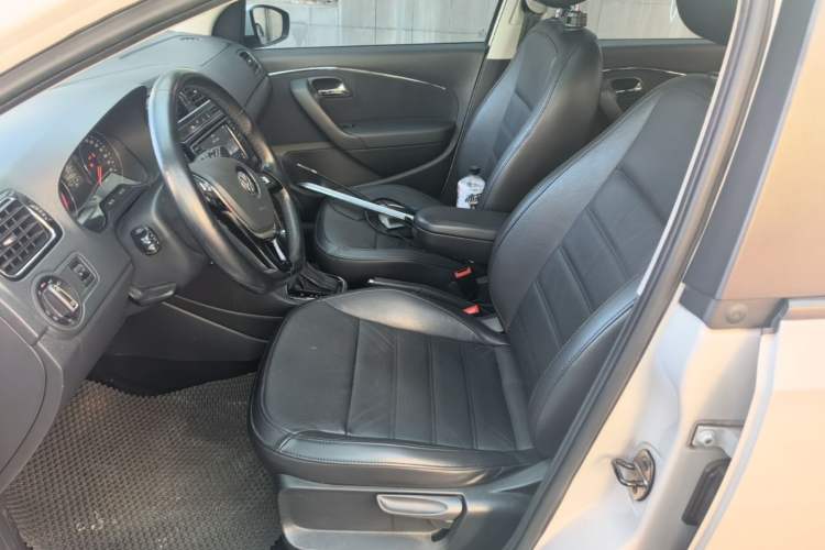 Used Volkswagen Polo 2014 1.6L Automatic Luxury Edition Left Front Seat
