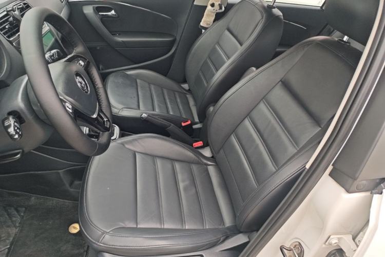 Used Volkswagen Polo 2014 1.6L Automatic Luxury Edition Left Front Seat