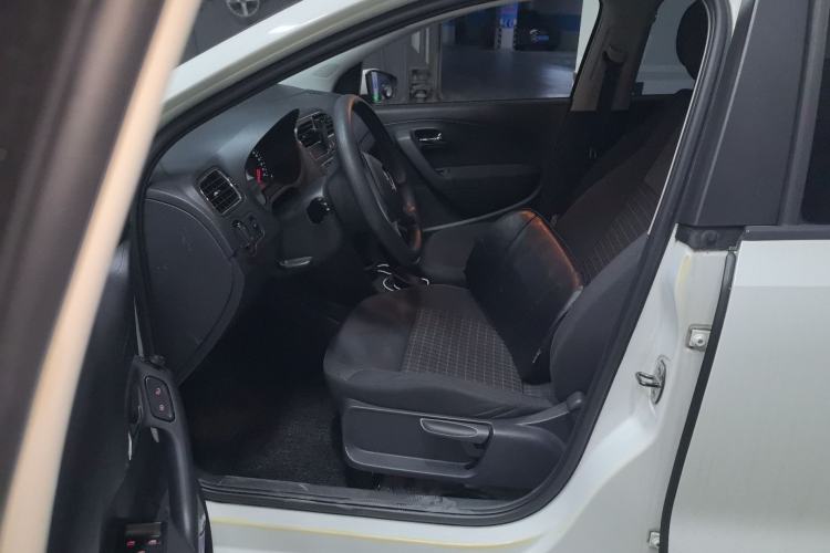 Used Volkswagen Polo 2014 1.6L Automatic Comfort Edition Left Front Seat