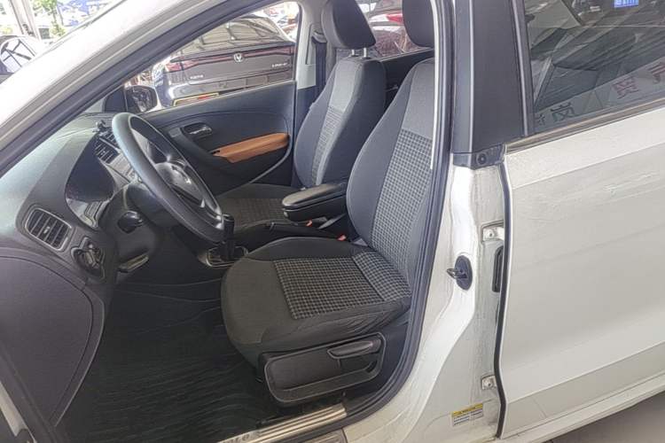 Used Volkswagen Polo 2014 1.6L Manual Comfort Edition Left Front Seat
