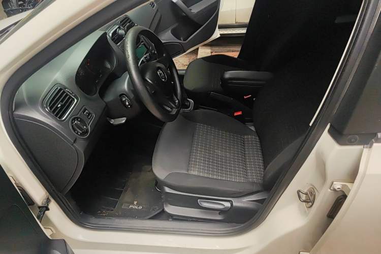 Used Volkswagen Polo 2014 1.6L Automatic Comfort Edition Left Front Seat