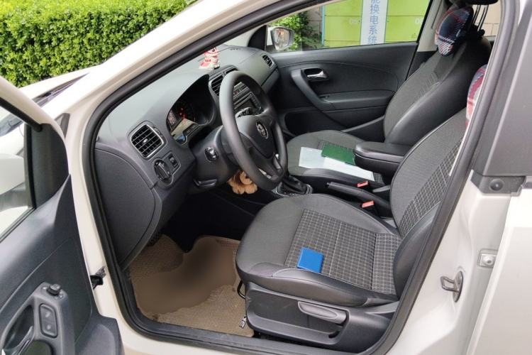 Used Volkswagen Polo 2014 1.6L Automatic Comfort Edition Left Front Seat