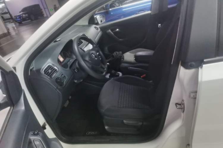 Used Volkswagen Polo 2014 1.6L Automatic Comfort Edition Left Front Seat