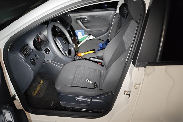 Used Volkswagen Polo 2014 1.6L Automatic Comfort Edition Left Front Seat