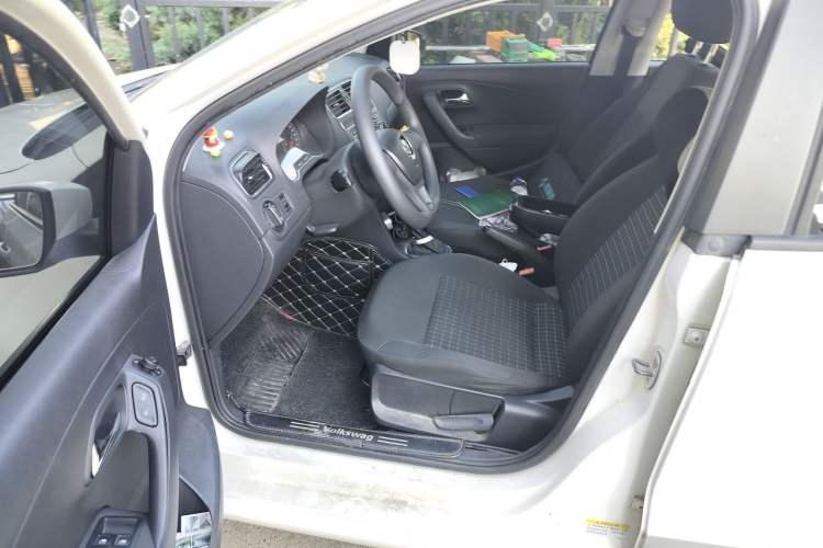 Used Volkswagen Polo 2014 1.6L Automatic Comfort Edition Left Front Seat
