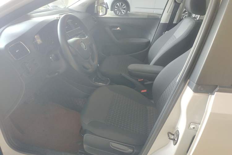 Used Volkswagen Polo 2014 1.6L Automatic Comfort Edition Left Front Seat