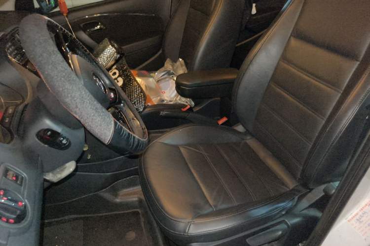 Used Volkswagen Polo 2014 1.6L Automatic Luxury Edition Left Front Seat