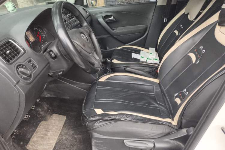Used Volkswagen Polo 2014 1.4L Manual Fashion Edition Left Front Seat