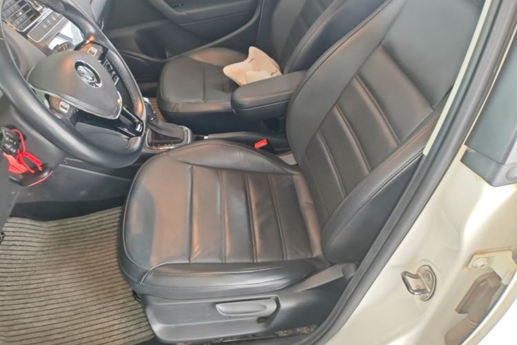 Used Volkswagen Polo 2014 1.6L Automatic Luxury Edition Left Front Seat