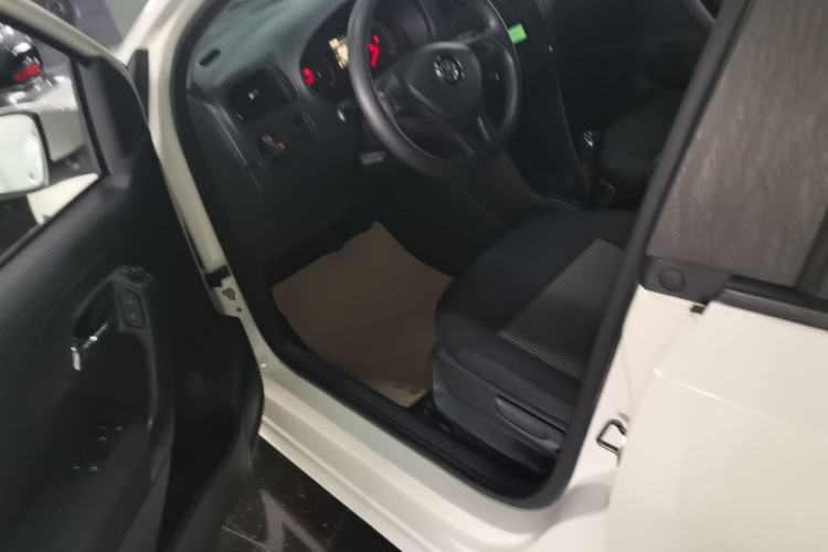 Used Volkswagen Polo 2014 1.4L Manual Fashion Edition Left Front Seat