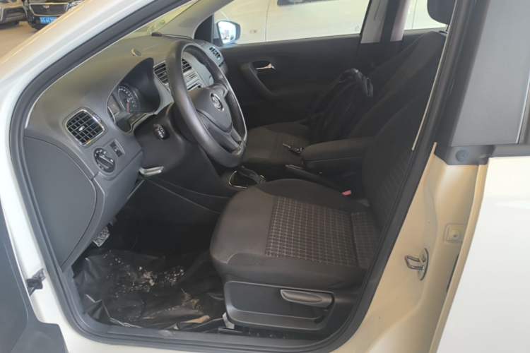Used Volkswagen Polo 2014 1.6L Automatic Comfort Edition Left Front Seat