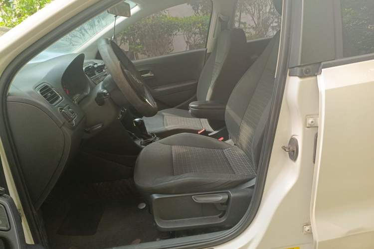 Used Volkswagen Polo 2014 1.6L Automatic Comfort Edition Left Front Seat