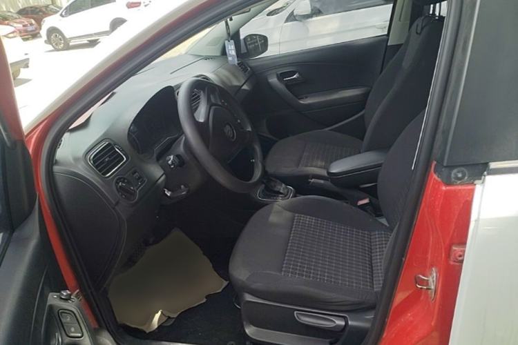 Used Volkswagen Polo 2014 1.6L Automatic Comfort Edition Left Front Seat
